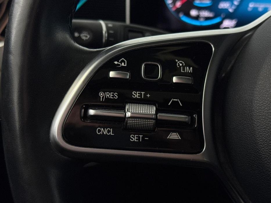 MERCEDES-BENZ EQC 2020