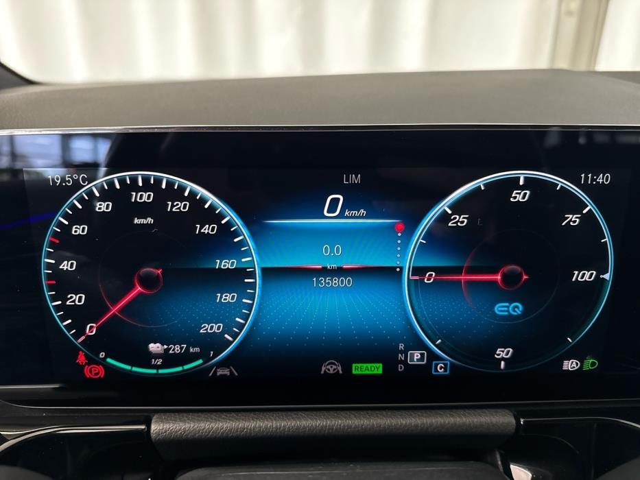 MERCEDES-BENZ EQA 2021