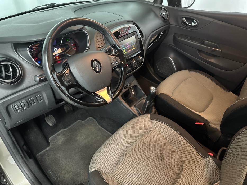 RENAULT Captur 2016