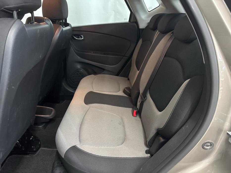 RENAULT Captur 2016