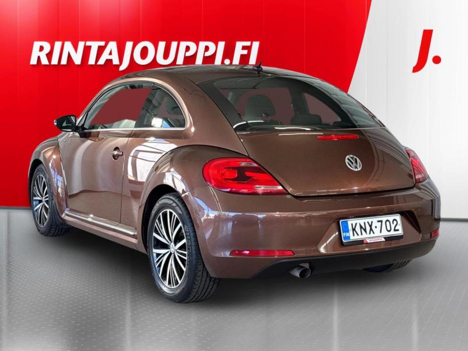 VOLKSWAGEN Beetle 2017