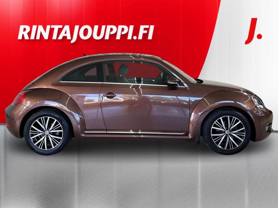 VOLKSWAGEN Beetle 2017