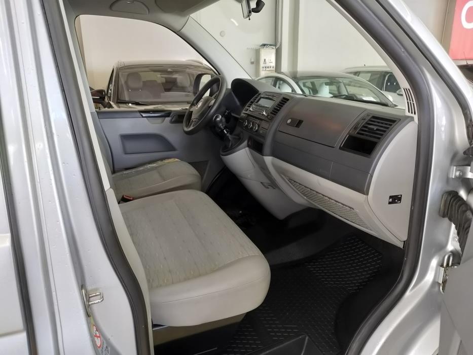 VOLKSWAGEN Transporter 2012