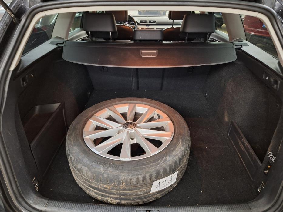 VOLKSWAGEN Passat 2014