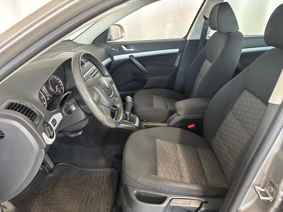 SKODA Octavia 2011