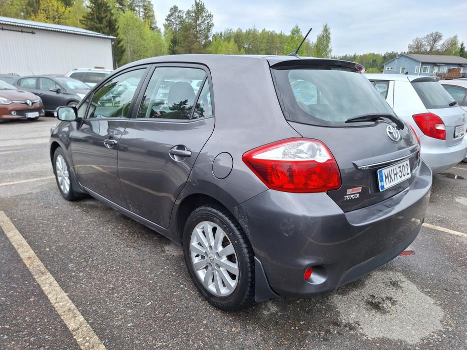 TOYOTA Auris 2010