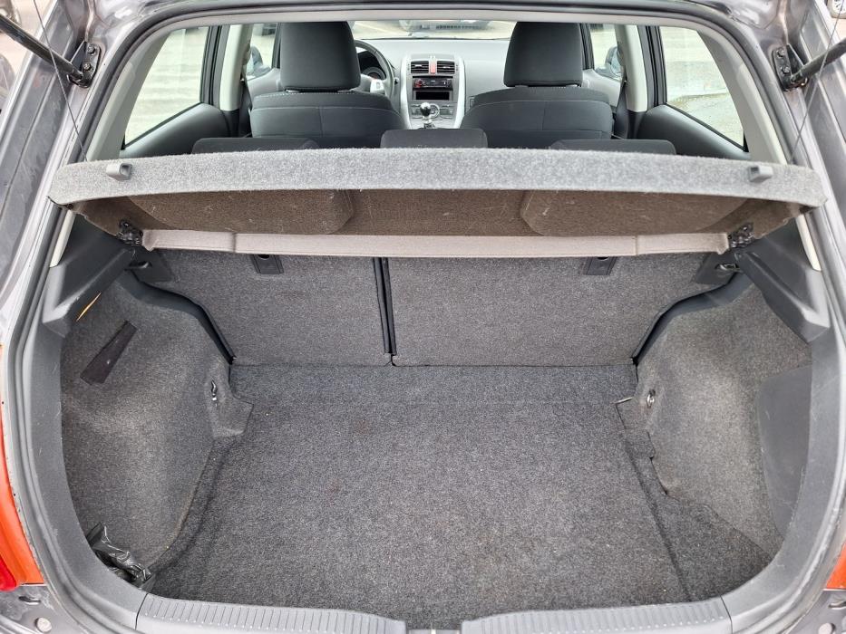 TOYOTA Auris 2010