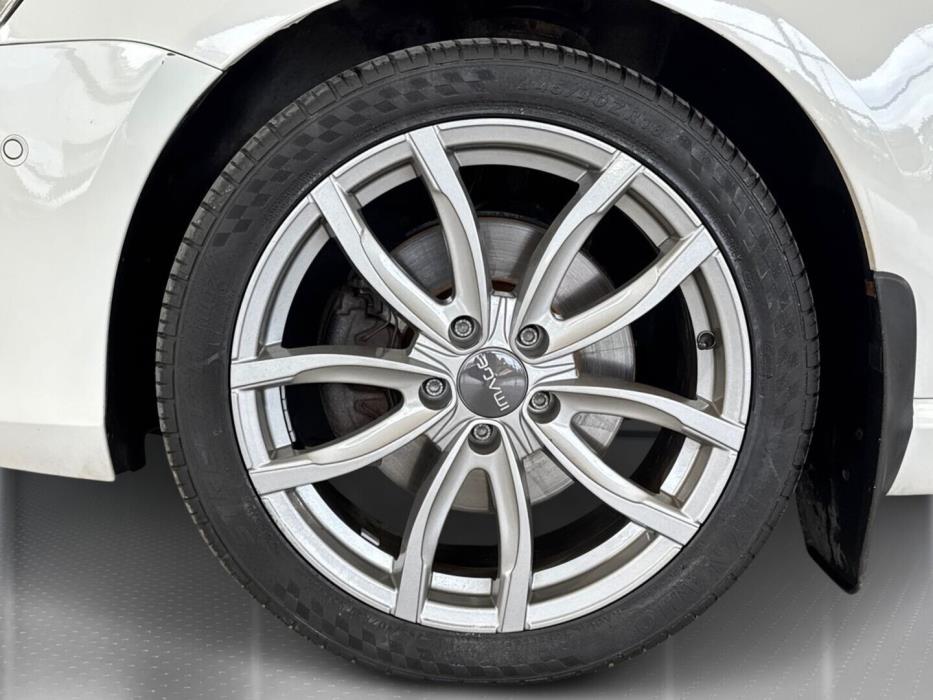 VOLKSWAGEN Passat 2012