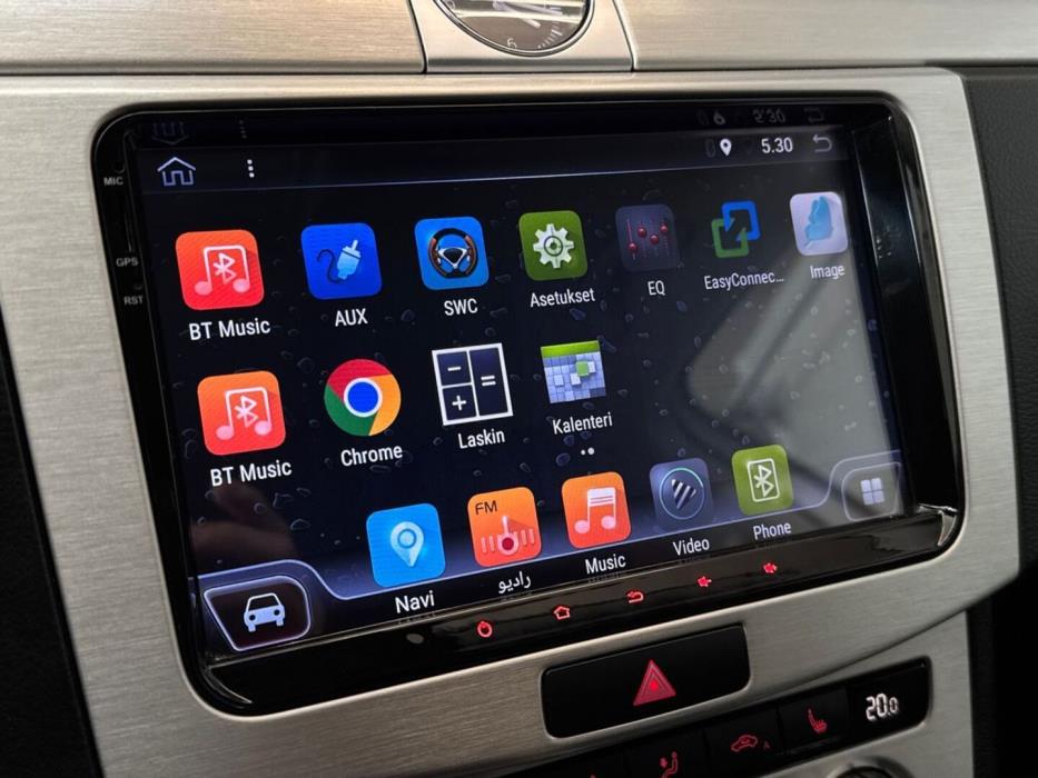 VOLKSWAGEN Passat 2012
