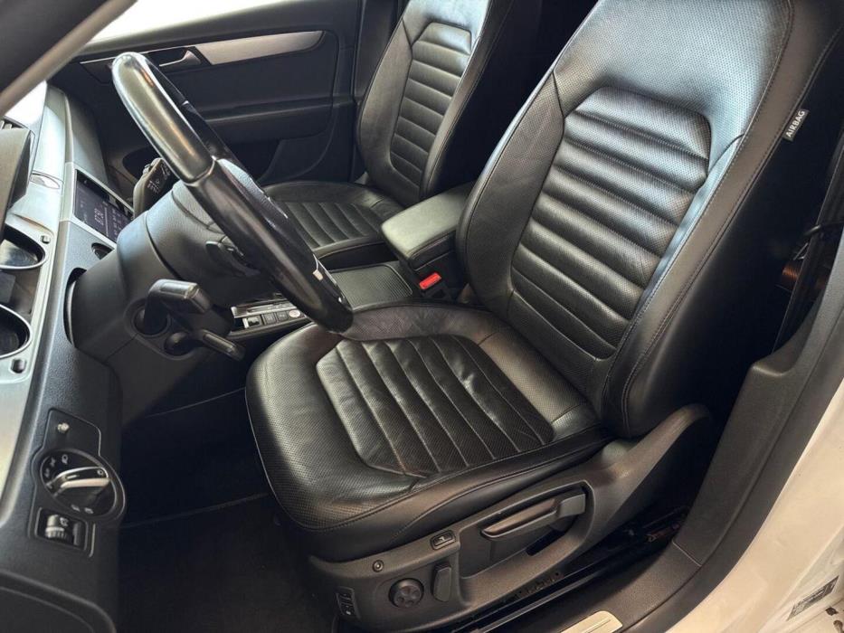 VOLKSWAGEN Passat 2012