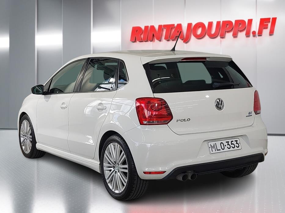 VOLKSWAGEN Polo 2013
