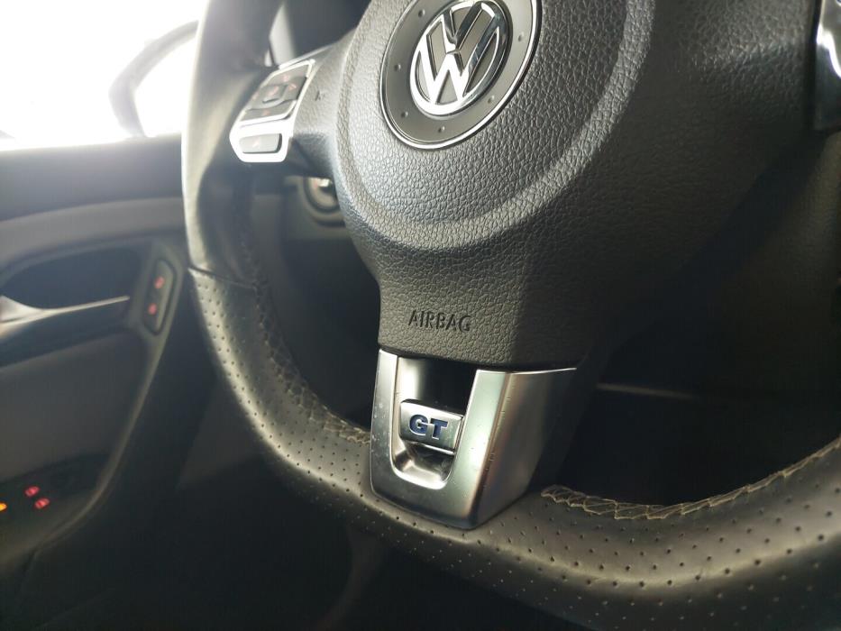 VOLKSWAGEN Polo 2013