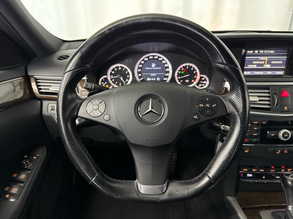 MERCEDES-BENZ E 2010