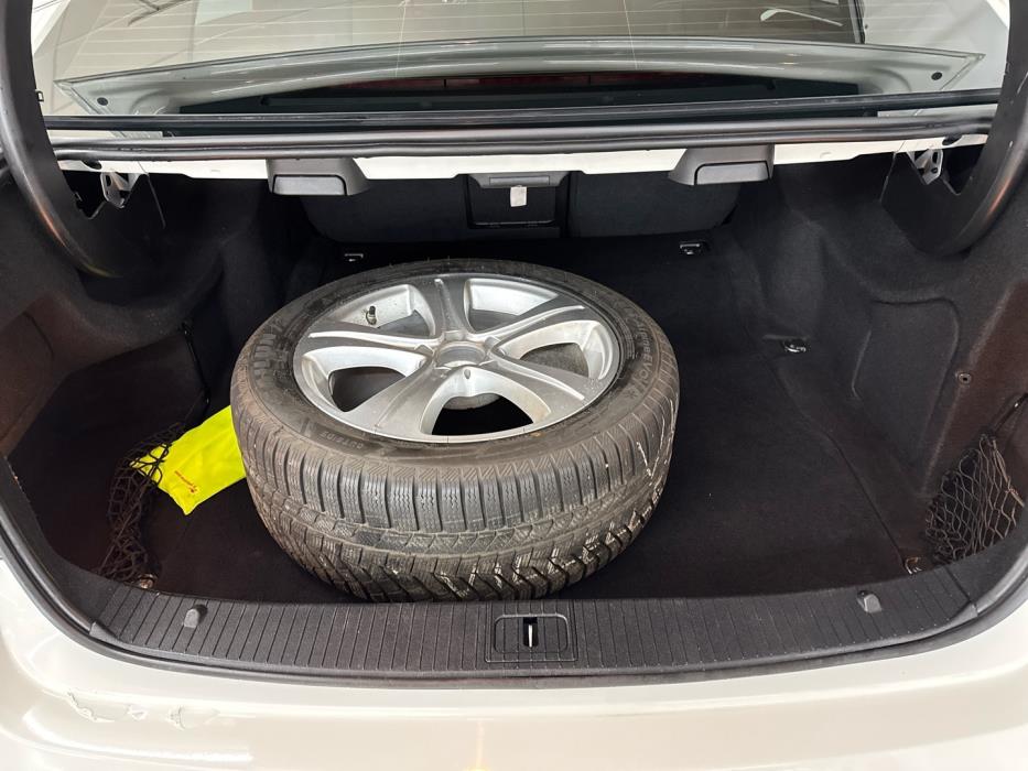 MERCEDES-BENZ E 2010