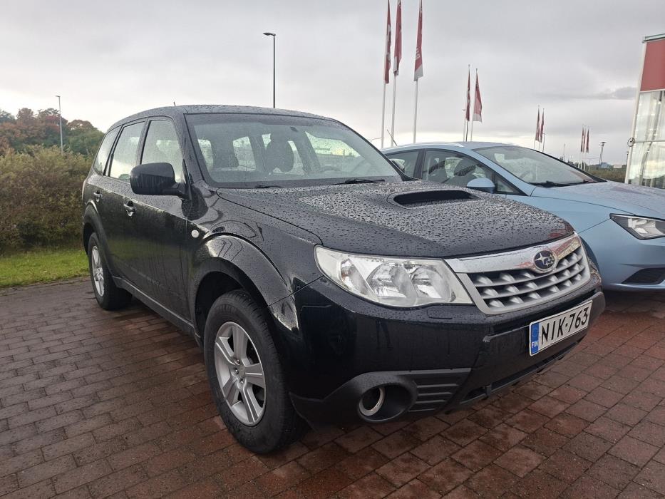 SUBARU Forester 2011