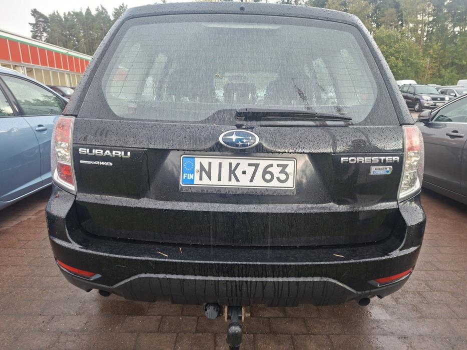 SUBARU Forester 2011
