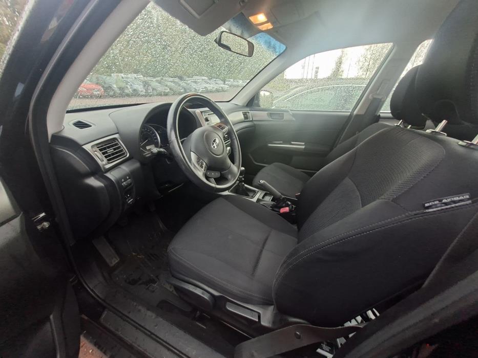 SUBARU Forester 2011
