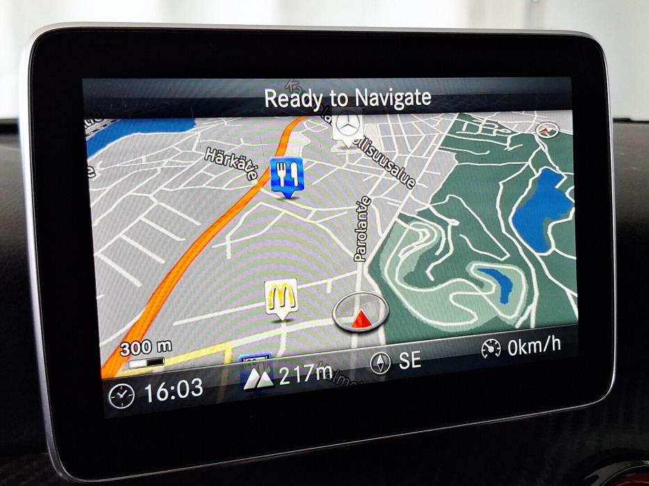 MERCEDES-BENZ A 2015