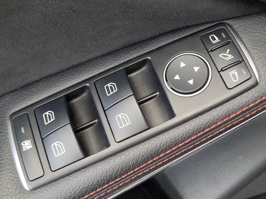 MERCEDES-BENZ A 2015