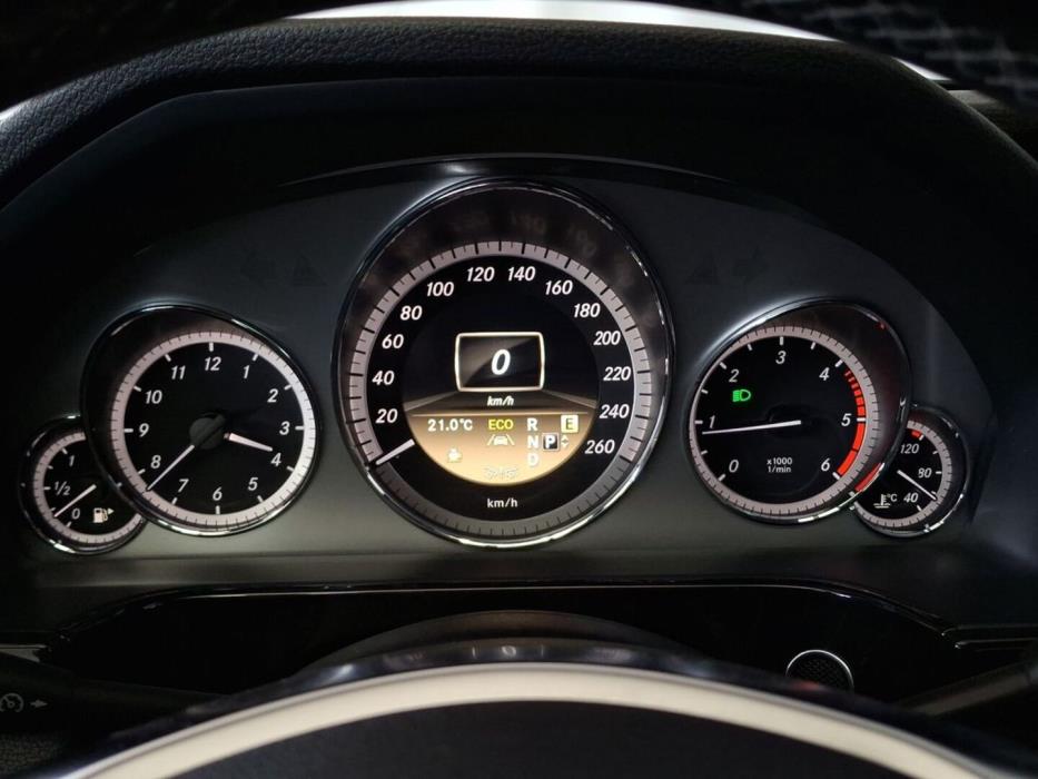MERCEDES-BENZ E 2012