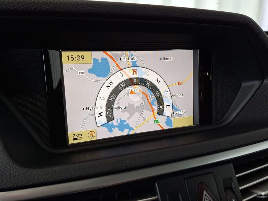 MERCEDES-BENZ E 2012