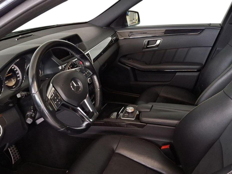 MERCEDES-BENZ E 2012