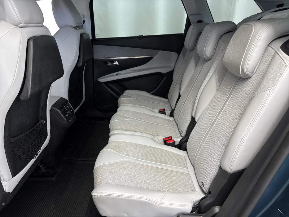 PEUGEOT 5008 2018