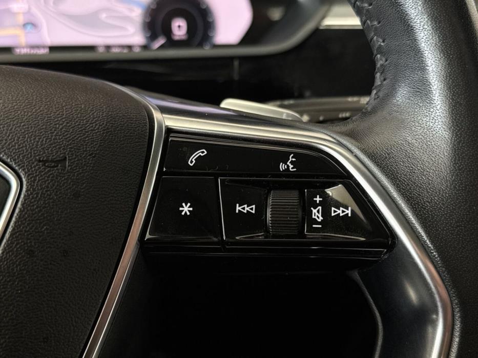 AUDI e-tron 2020