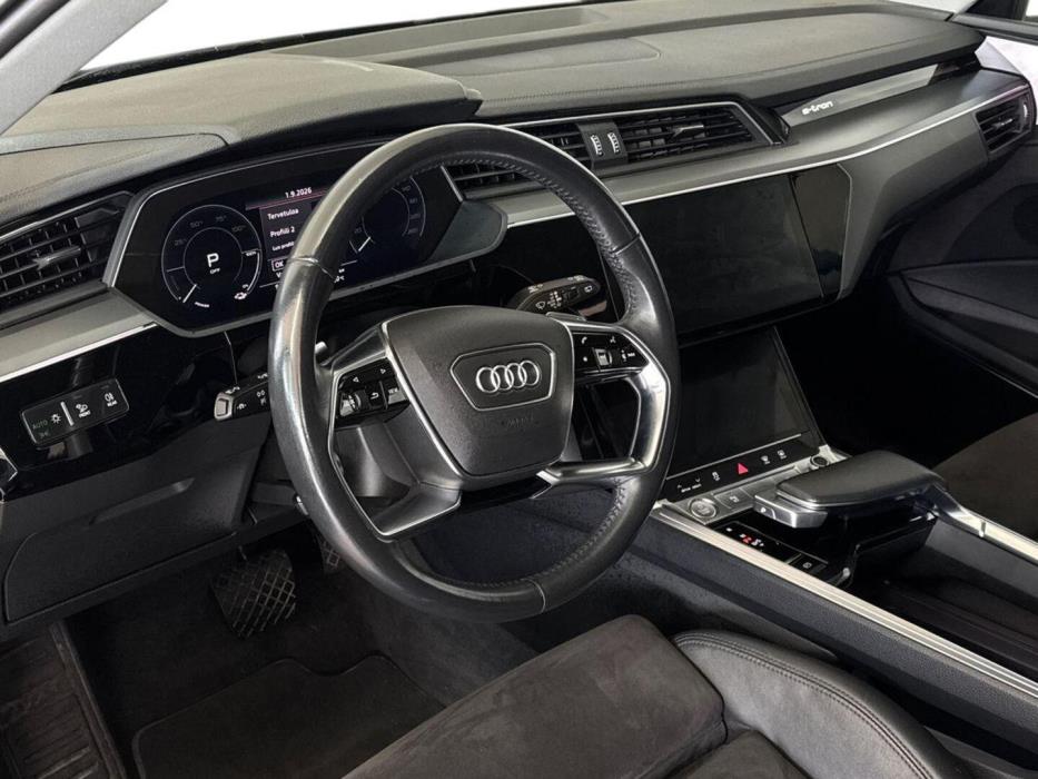 AUDI e-tron 2020