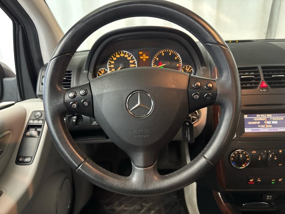 MERCEDES-BENZ A 2012