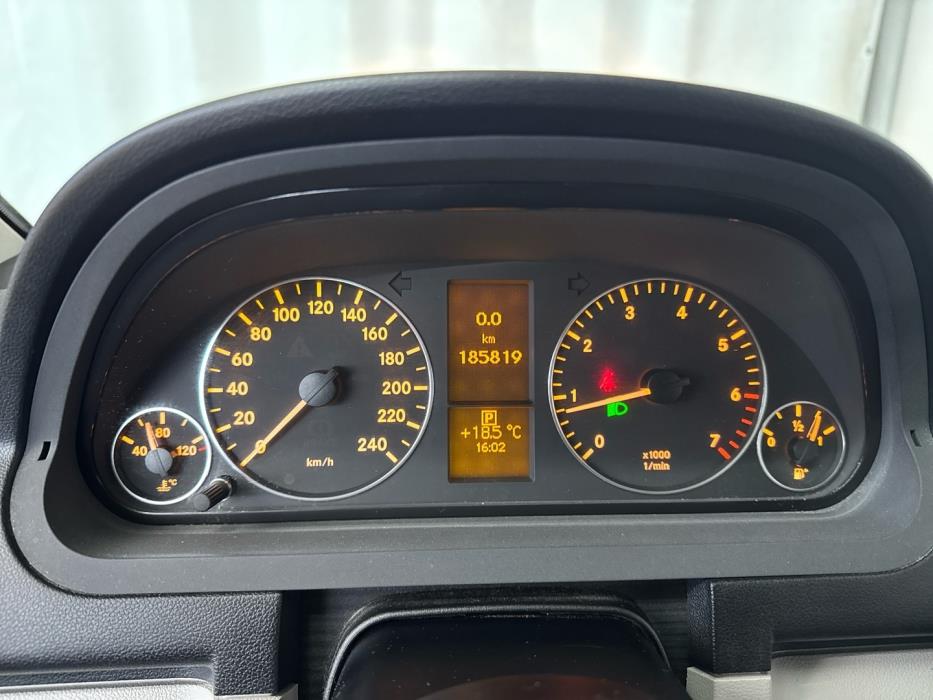 MERCEDES-BENZ A 2012