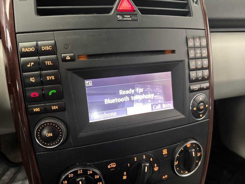 MERCEDES-BENZ A 2012