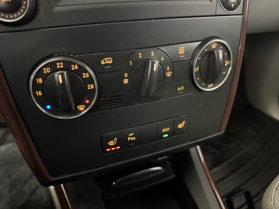 MERCEDES-BENZ A 2012