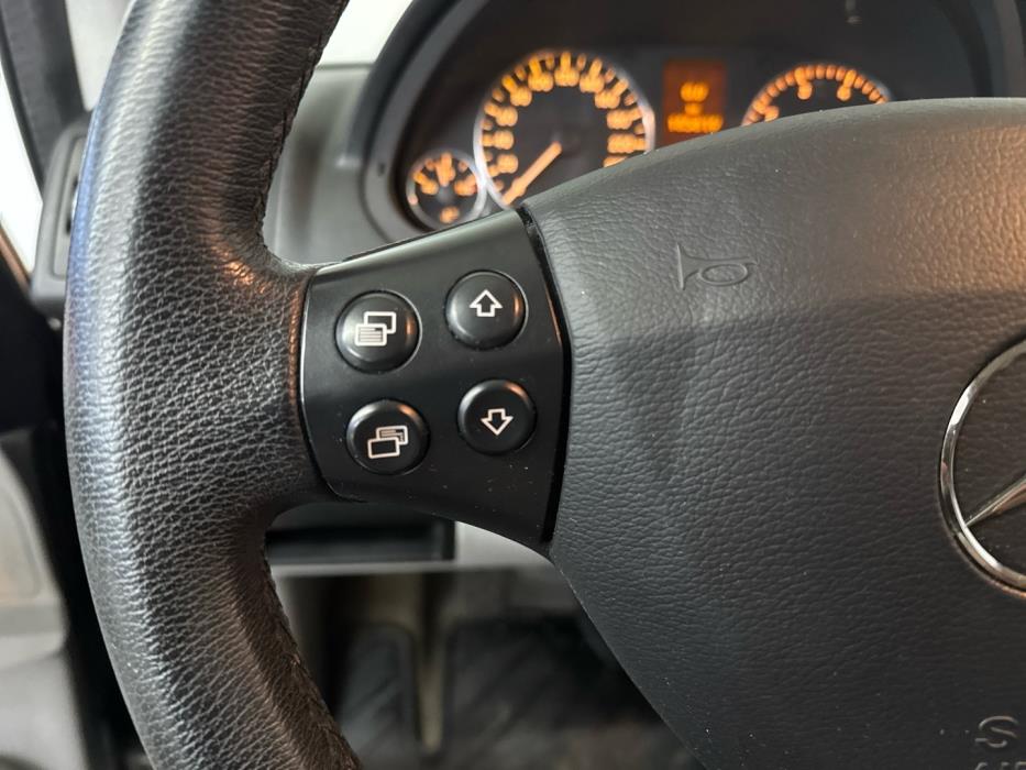 MERCEDES-BENZ A 2012