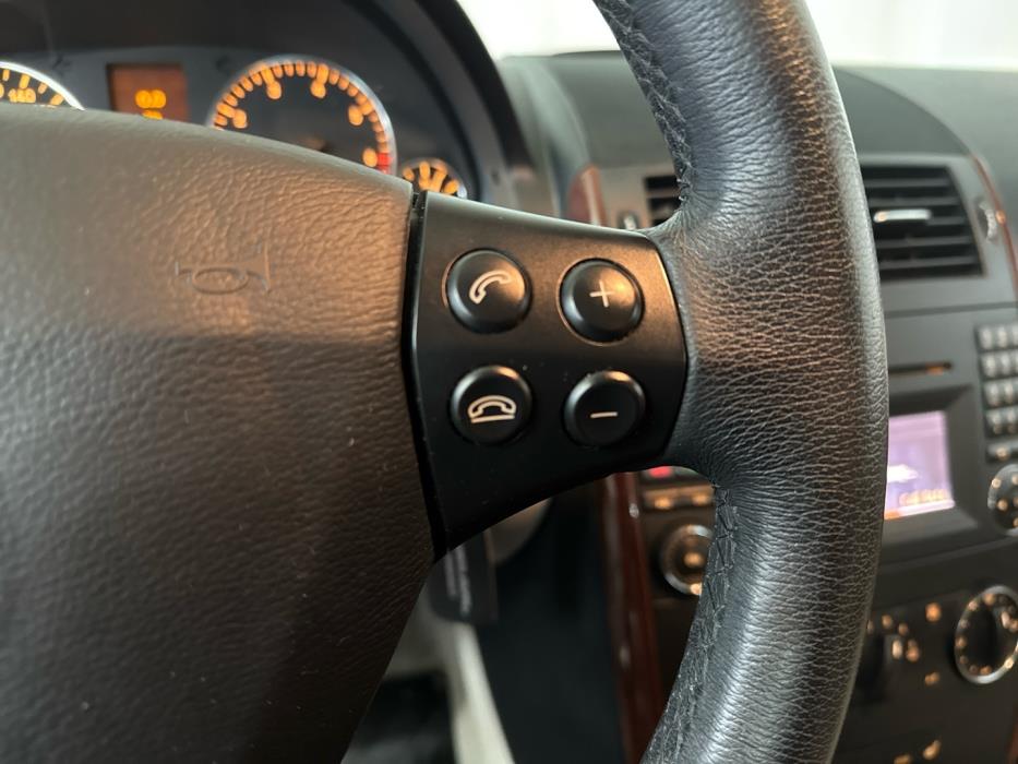 MERCEDES-BENZ A 2012