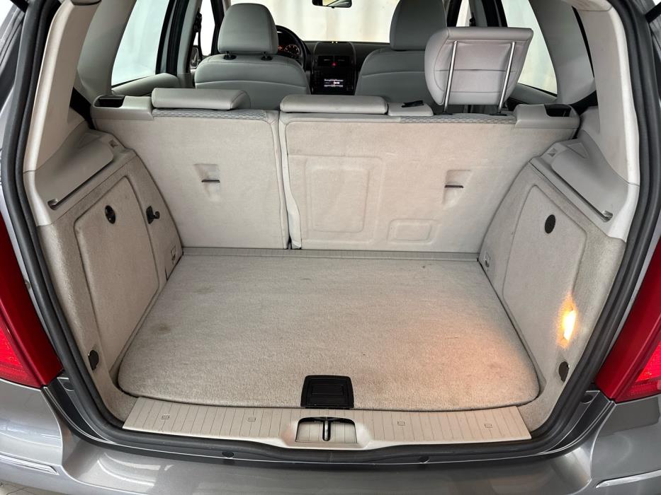 MERCEDES-BENZ A 2012