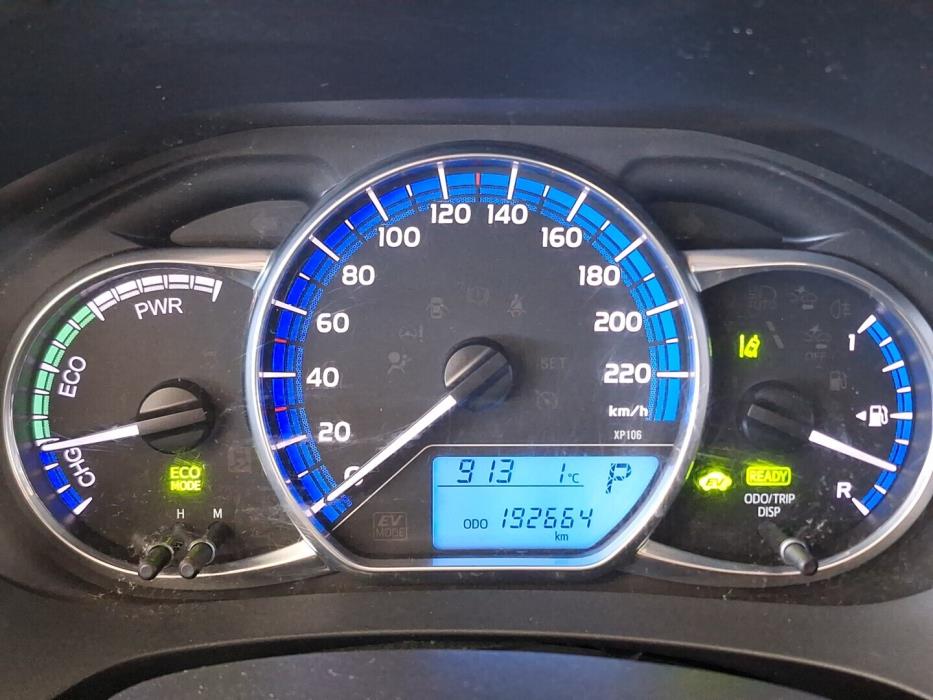 TOYOTA Yaris 2016