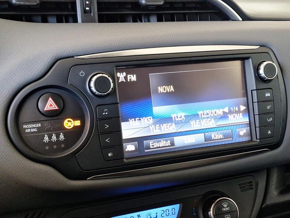 TOYOTA Yaris 2016