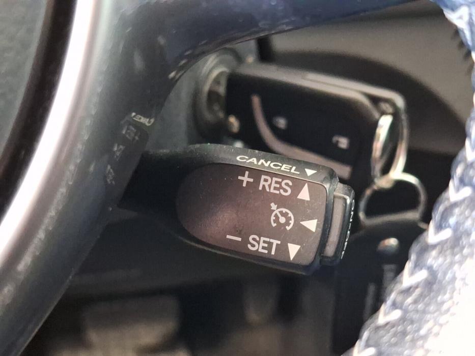 TOYOTA Yaris 2016
