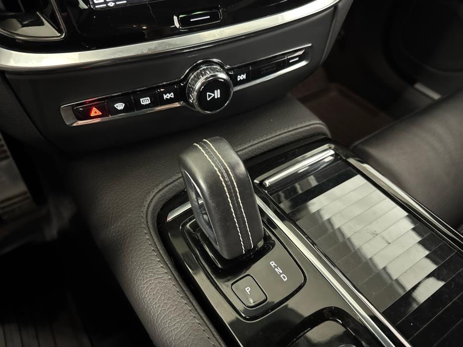 VOLVO V60 2020