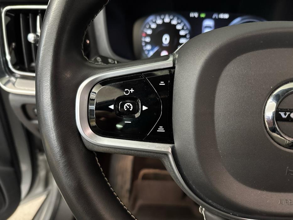 VOLVO V60 2020
