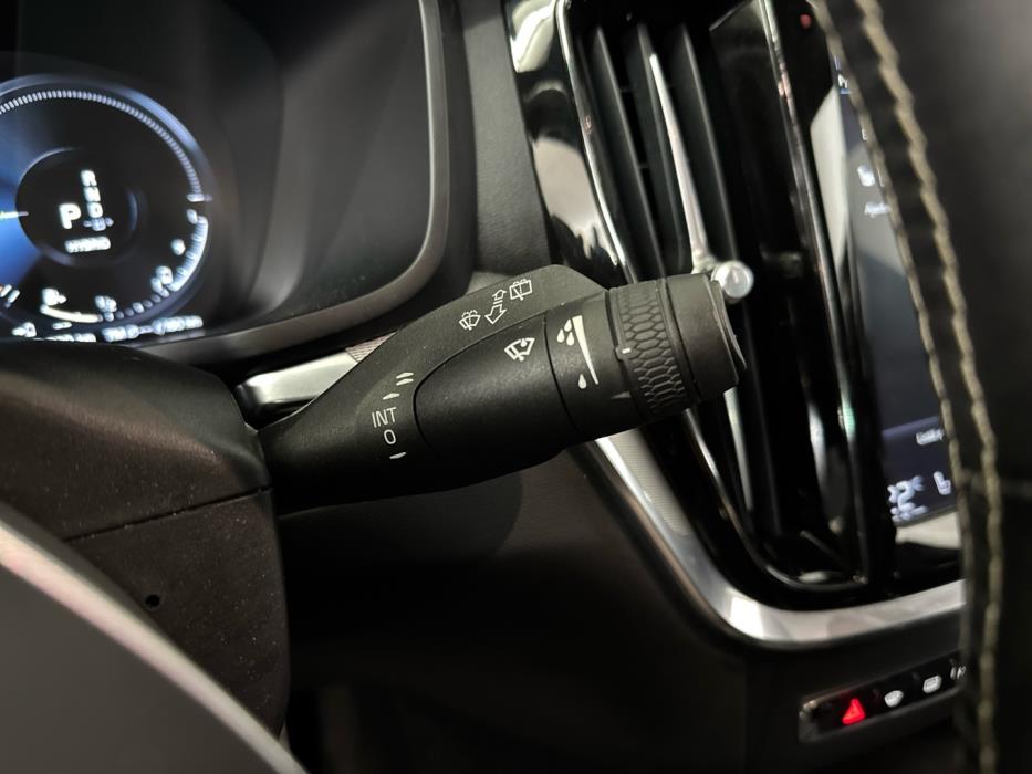 VOLVO V60 2020