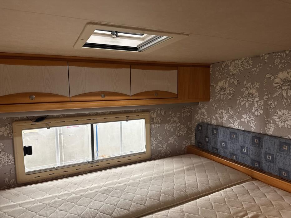 ADRIA Coral 660 DP 2004