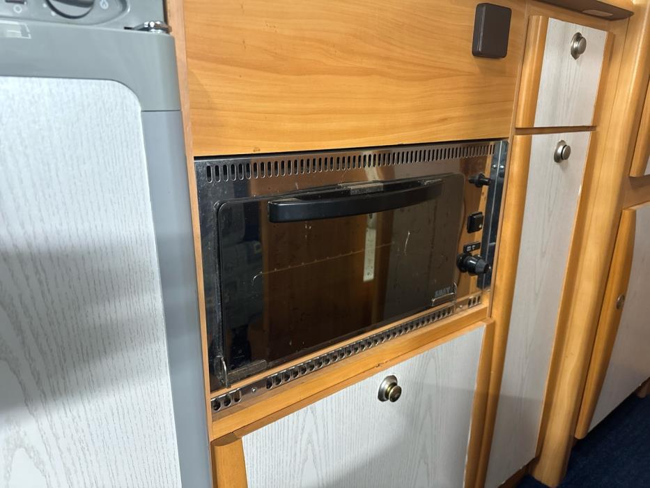 ADRIA Coral 660 DP 2004