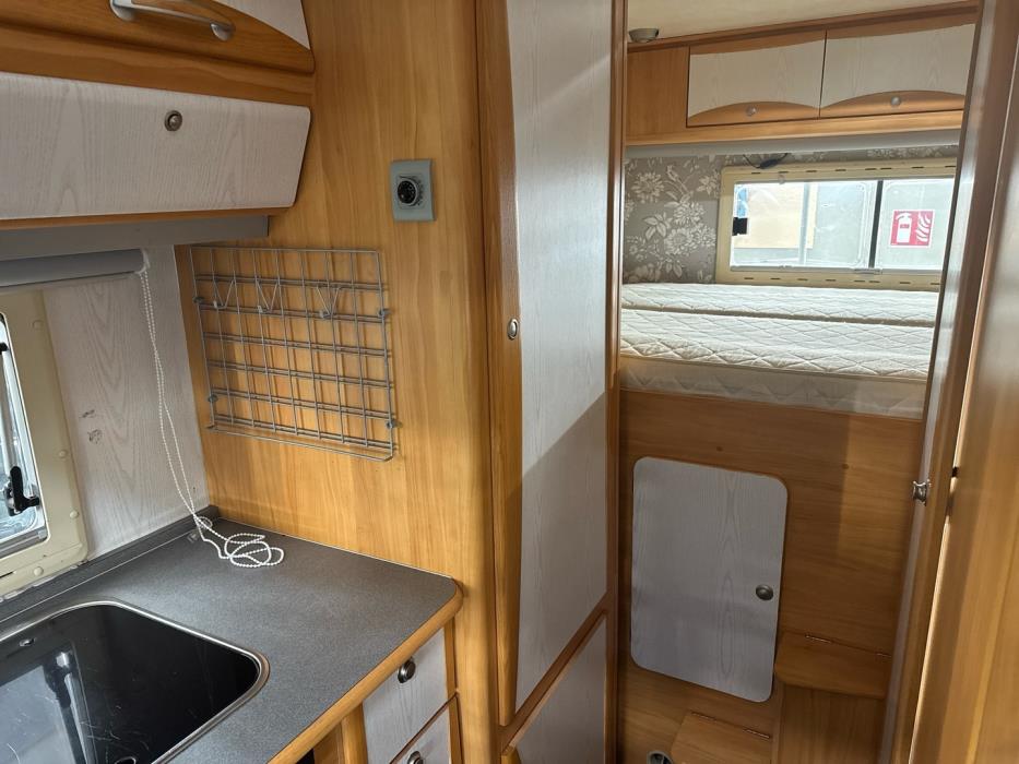 ADRIA Coral 660 DP 2004