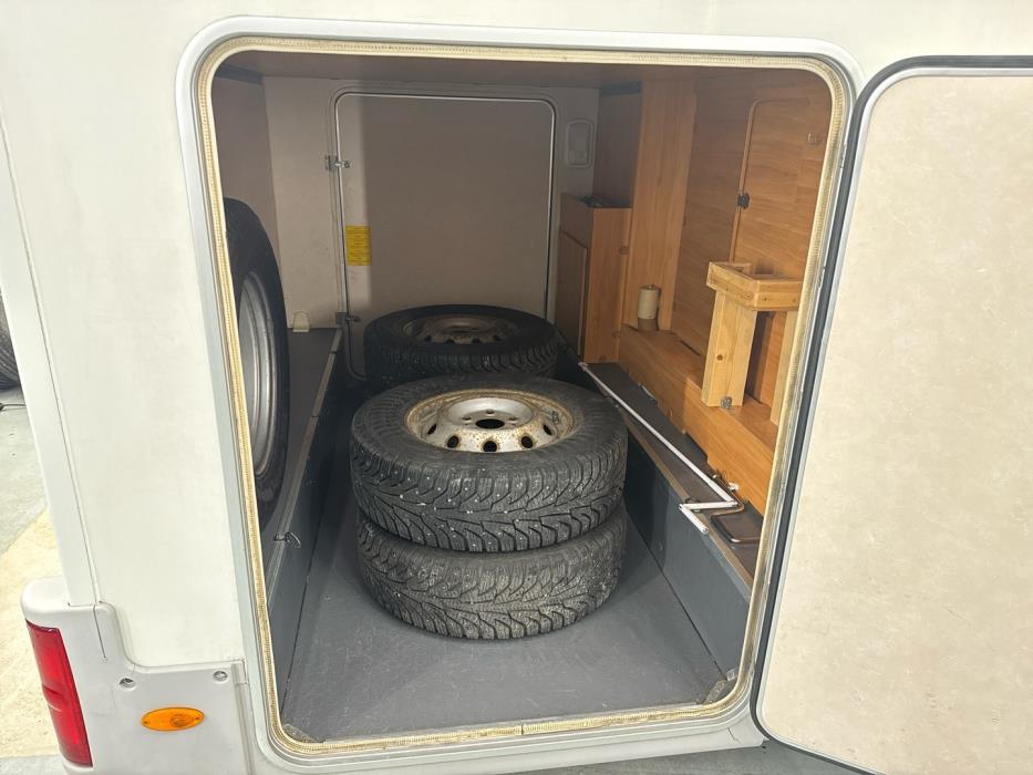 ADRIA Coral 660 DP 2004