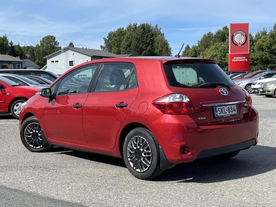 TOYOTA Auris 2010
