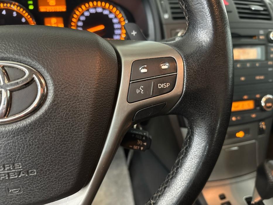 TOYOTA Avensis 2009