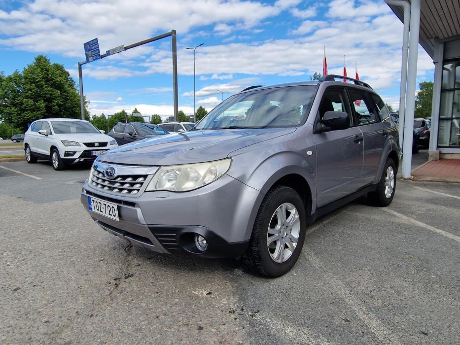 SUBARU Forester 2011