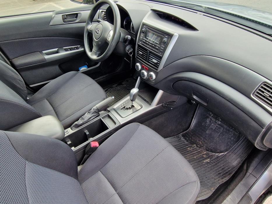 SUBARU Forester 2011